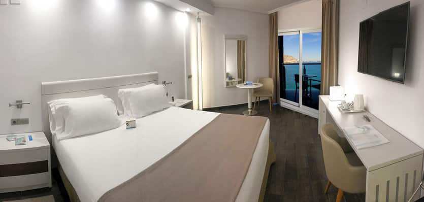 110aHotelPortaMarisAlicante-Premium-Room-Sea-View.jpg