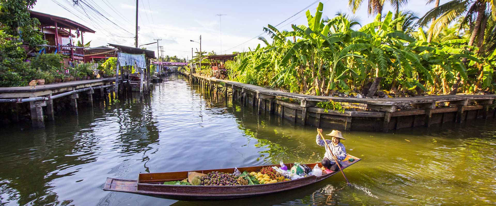 Floating-Market-In-Thailand.jpg