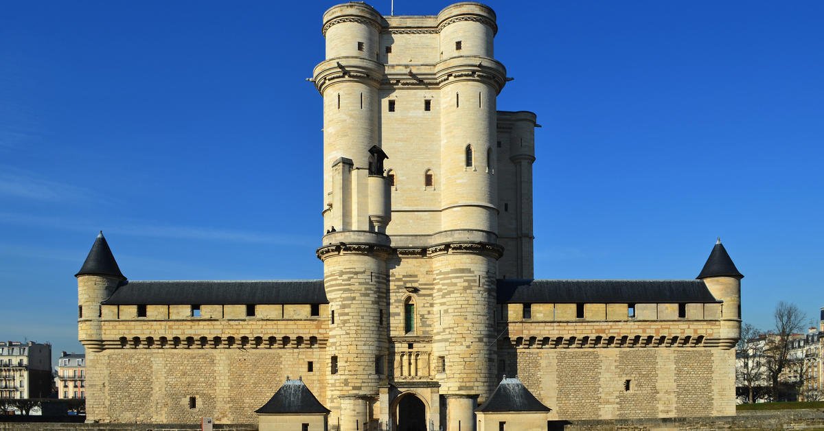 castle-Vincennes-Paris.jpg