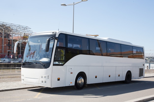 white-bus-modern-park-city_100800-5400.jpg